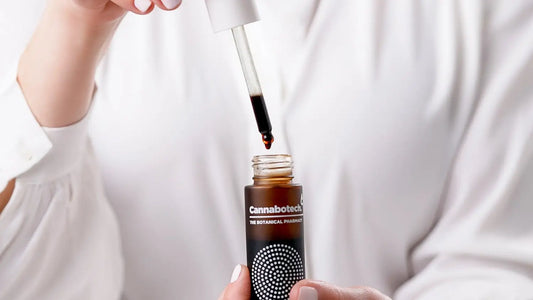 How Do CBD Oil Supplements Work? - Cannabotech
