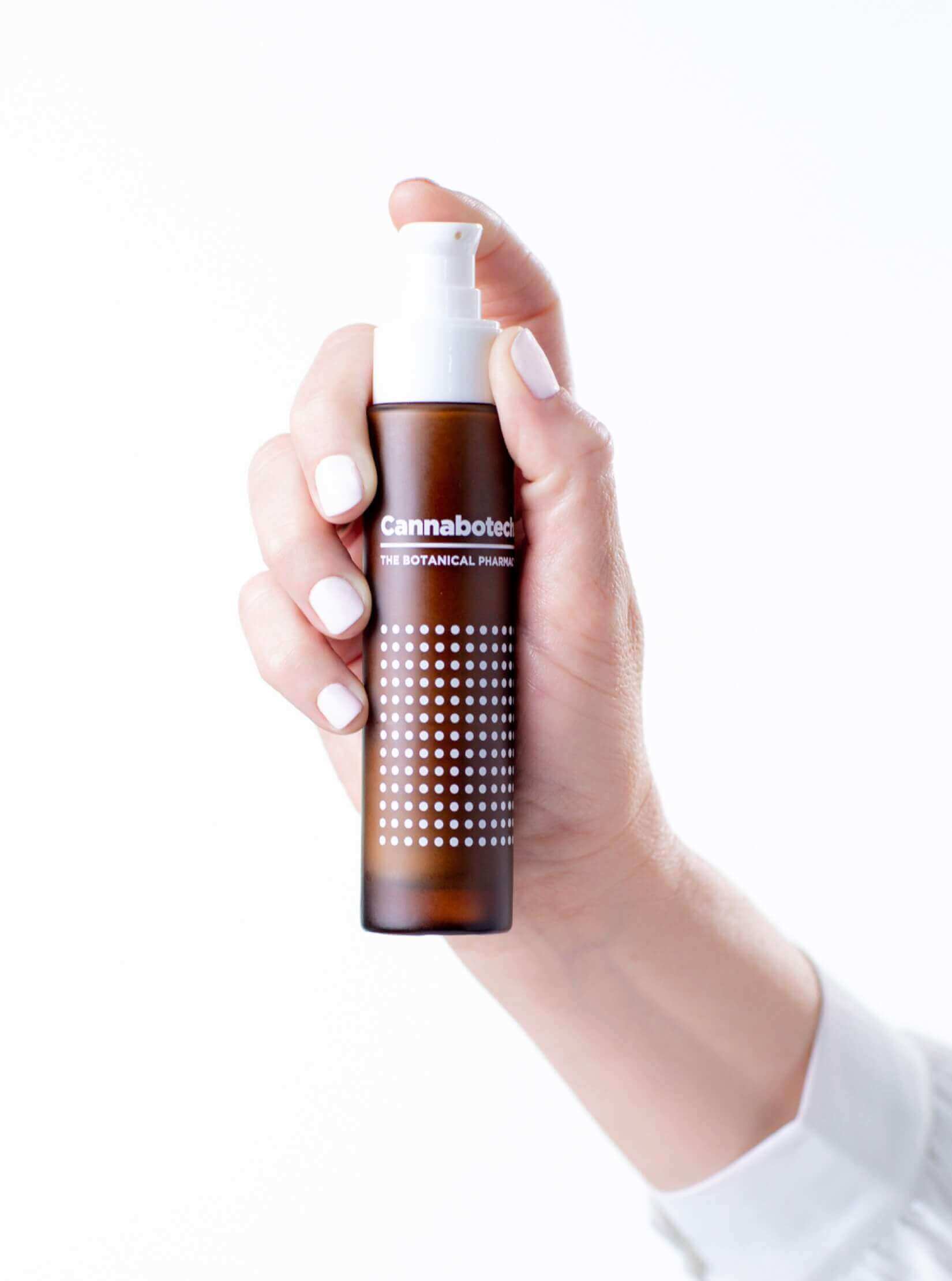 Customer dispensing Nurture Lotion Skin Support